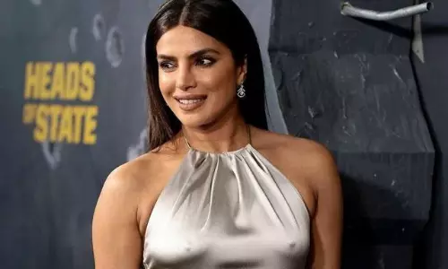 ప్రియాంక చోప్రాపై పడ్డ వడా పావ్‌ ఫ్యాన్స్‌..!