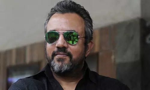 రాజుగారు రూల్ అపూర్వా లాఖియా ఫాలో అవుతున్నాడా?