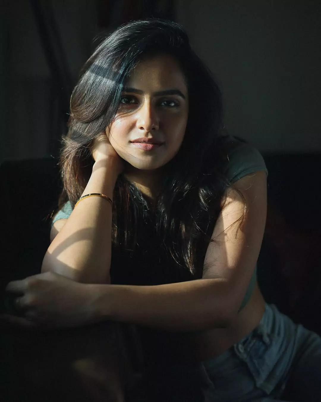 Vaishnavis bohemian vibes light up the screen