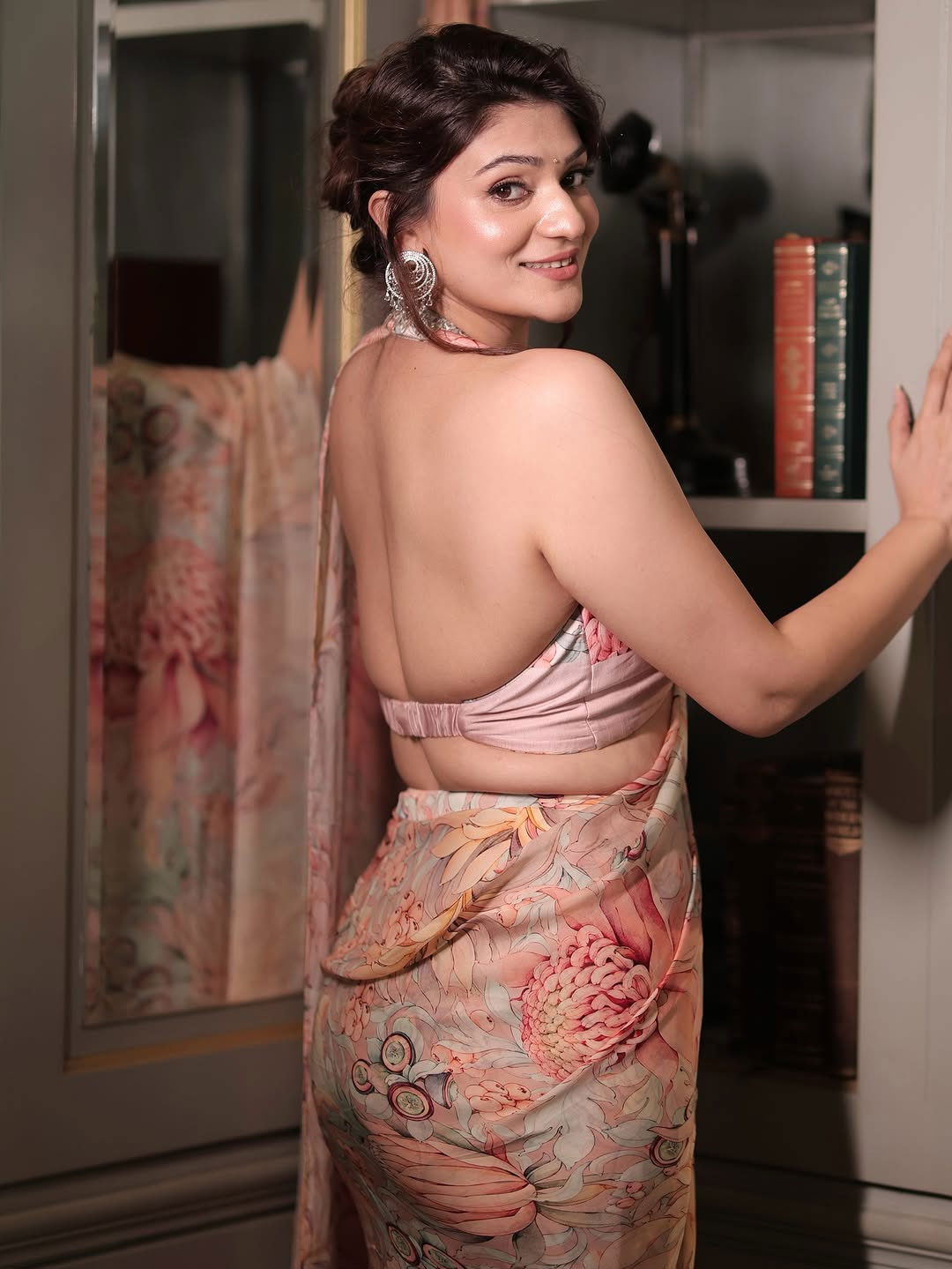 Aditi Gautams Floral Saree Look Is Just Awe