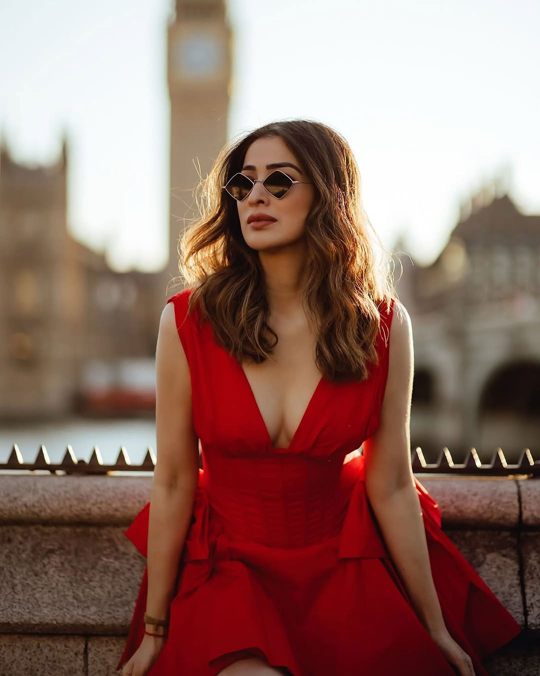 London Vibes with Raai Laxmi London Vibes with Raai Laxmi