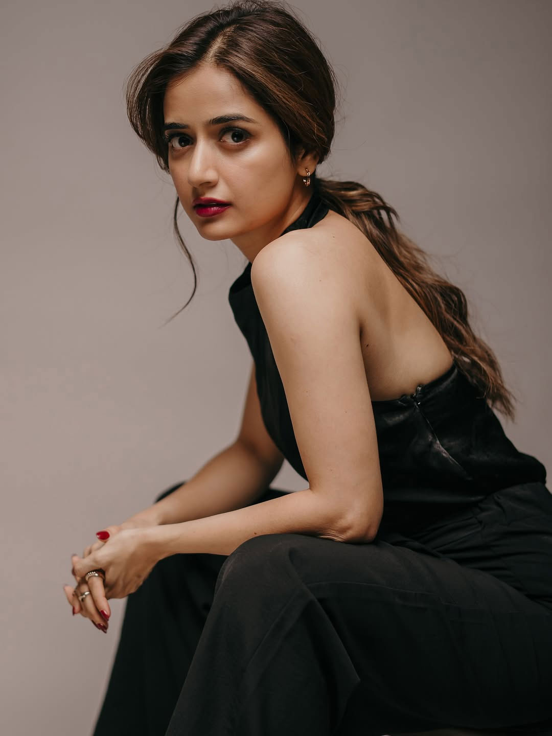 Ashika Ranganath Looks Too Stylish To Handle in Black Ashika Ranganath Looks Too Stylish To Handle in Black
