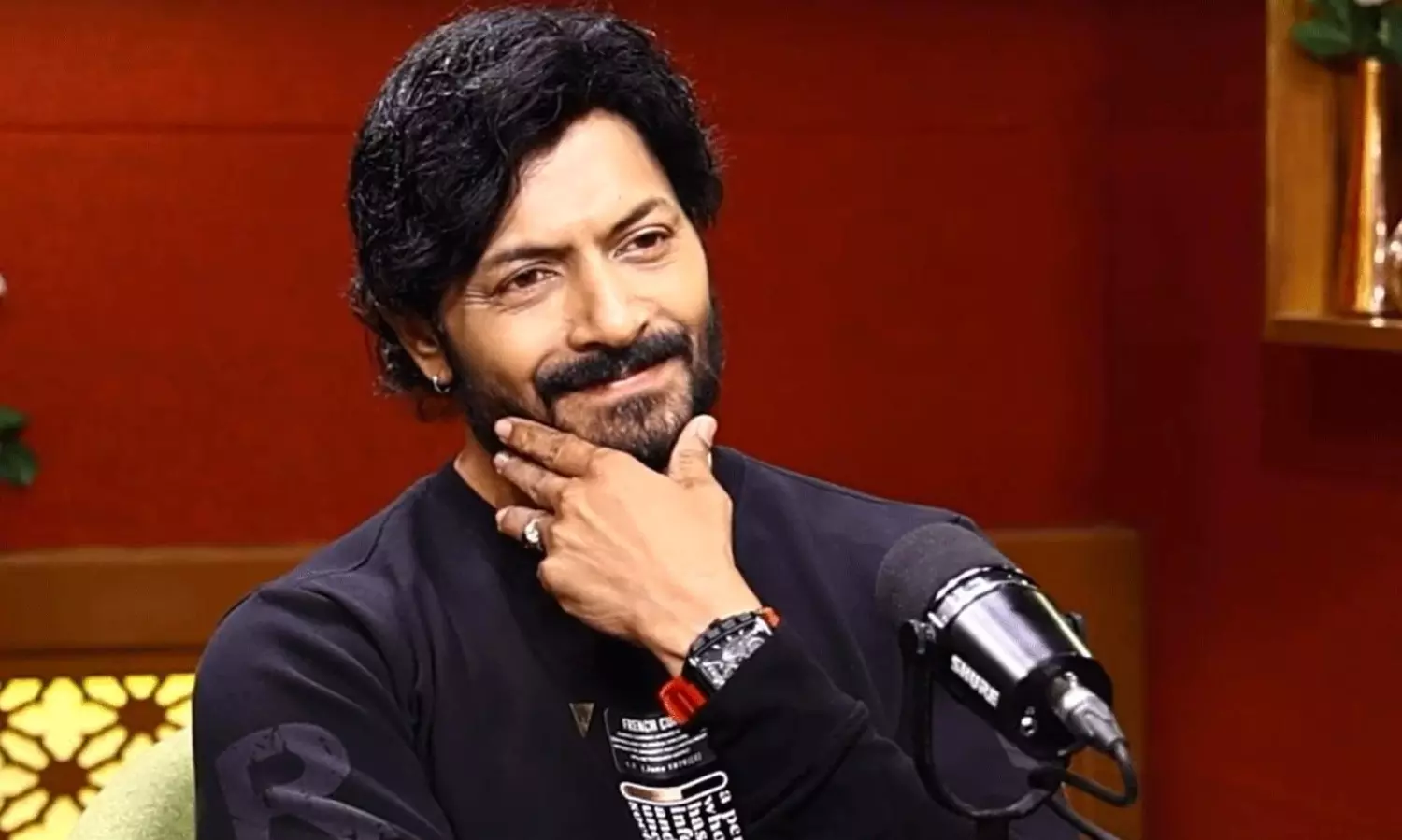 అవ‌కాశం పేరిట మున‌గ‌చెట్టుక్కిస్తారంతే!