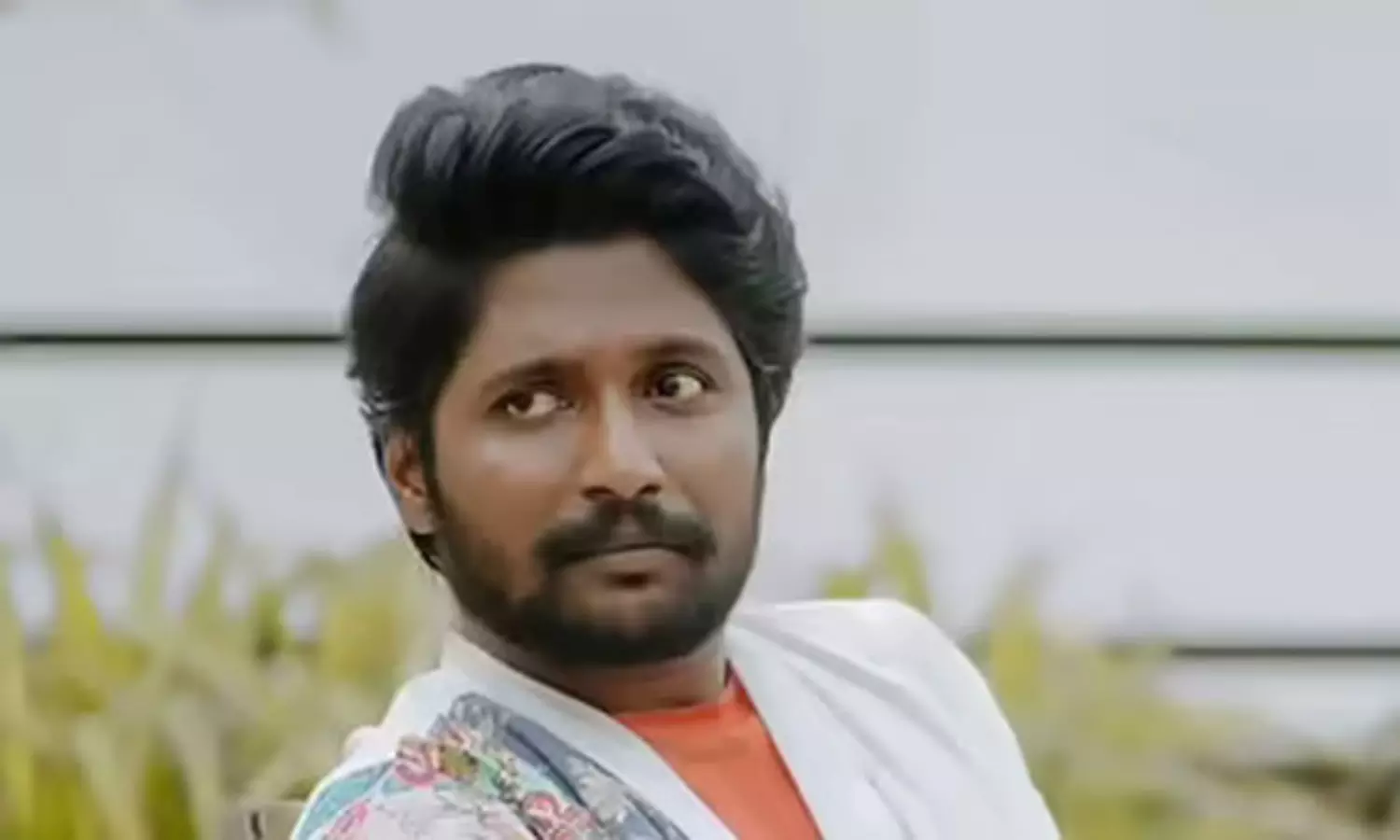 ట్రాక్ తప్పితే కష్టం సుమా..? ట్రాక్ తప్పితే కష్టం సుమా..?