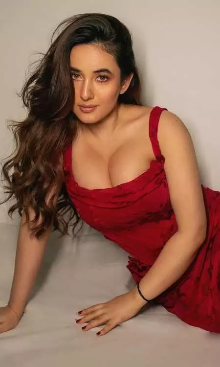 Scarlet Glam: Aditi Budhathoki�s Radiant Charm