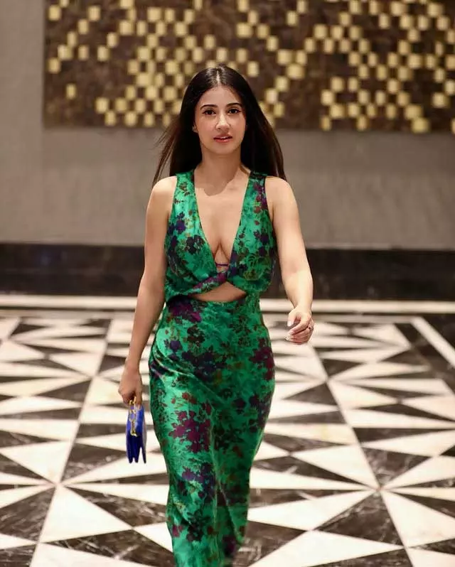 Is Monami Ghosh the Queen of Instagram? Her Black Dress Says Yes! Is Monami Ghosh the Queen of Instagram? Her Black Dress Says Yes!