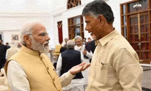 బాబు ఢిల్లీ టూర్ : అమరావతికి కేంద్రం నిధులు ?