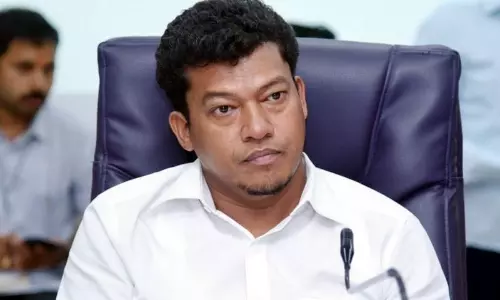 సీదరి...ఒంటరి!