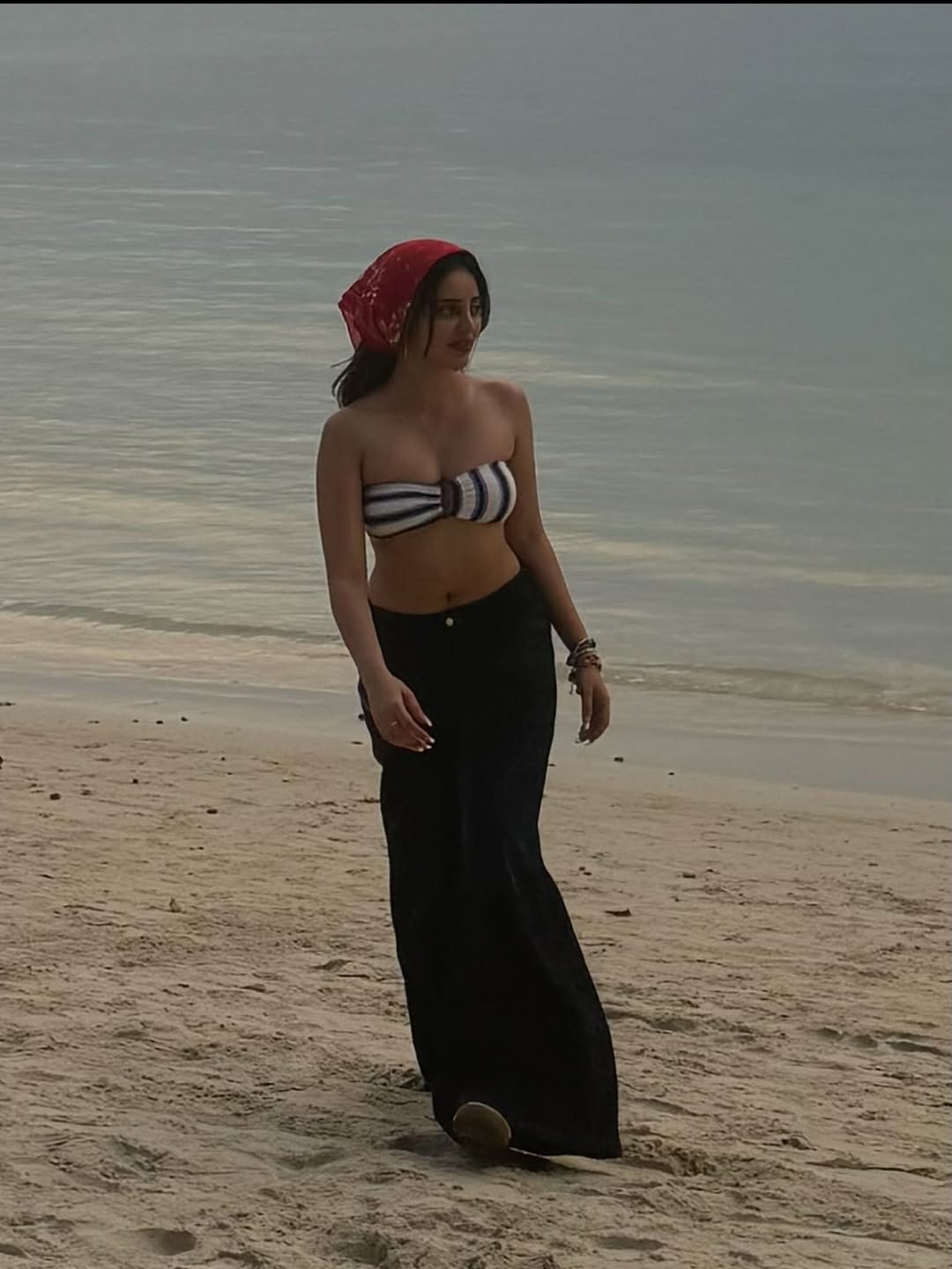 Kushitha Kallapu’s Red Bandana Beach Style is a Total Mood Kushitha Kallapu’s Red Bandana Beach Style is a Total Mood