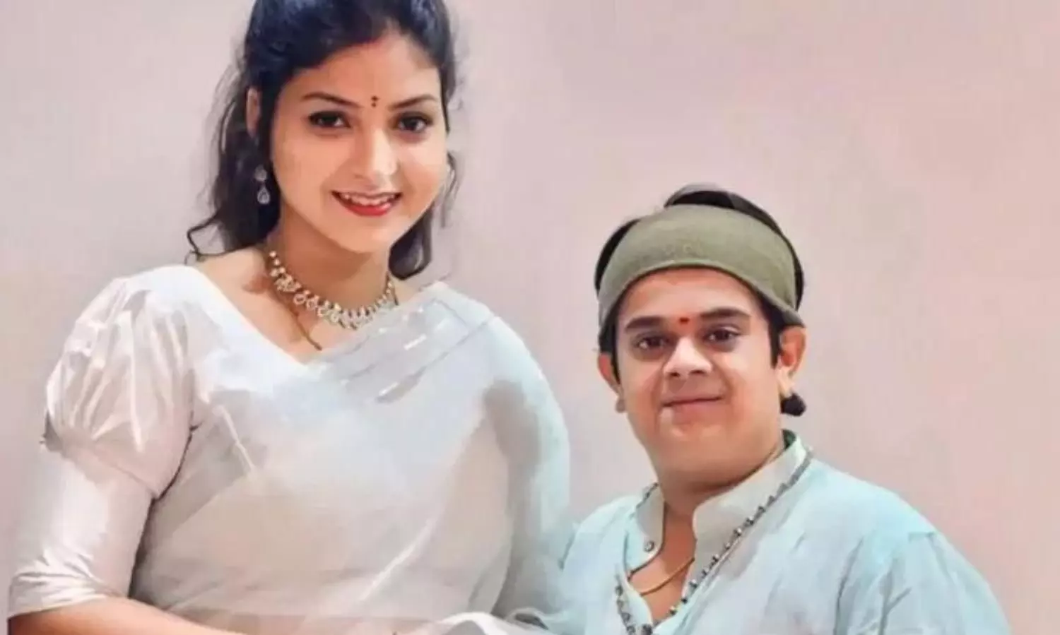 మ‌రో న‌టుడి భార్య‌ని వేధించిన యువ‌కుడు!