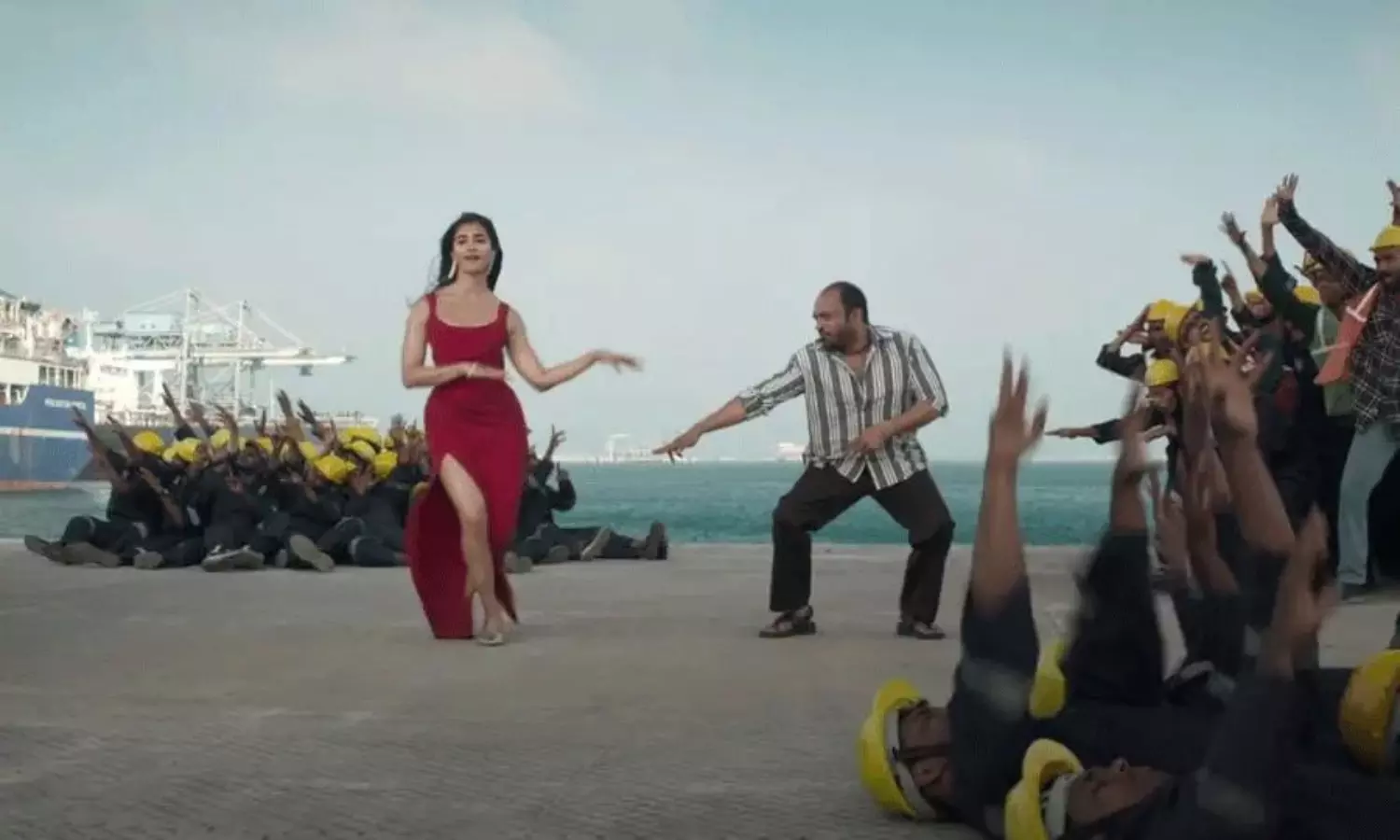 వాళ్లు అలా..వీళ్లు ఇలా..అస‌లెందుకిలా!