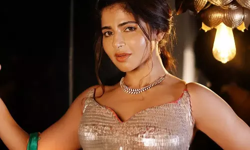 పిక్‌టాక్‌ : అందాల నడుముతో ఐశ్వర్యం