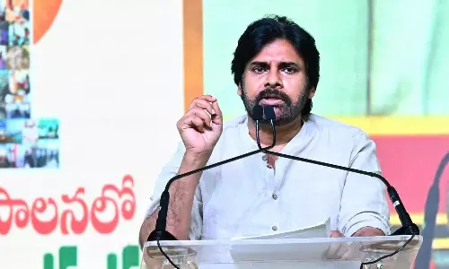 ట్రోల్స్ చిక్కుల్లో ప‌వ‌న్ క‌ల్యాణ్ ..!