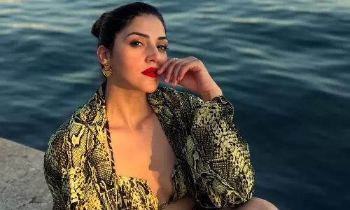 పిక్‌టాక్‌ : అందమైన లొకేషన్‌లో అందాల ముద్దుగుమ్మ