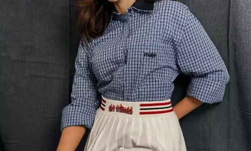 Pashmina Roshan Chic and Classy in Checks and Pleats