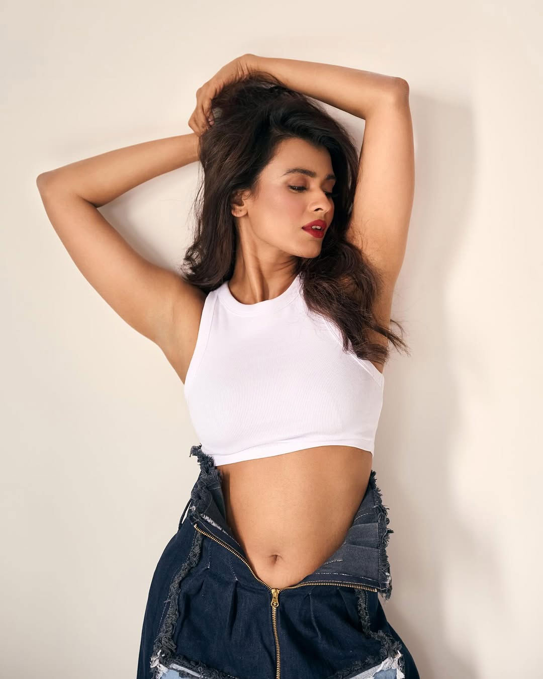 Hebah Patel Turns Up the Heat in White Crop Top