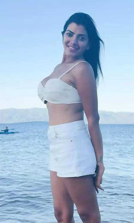 Lahari Shari Enjoys Beach Moments; Tides Kissed My Toes