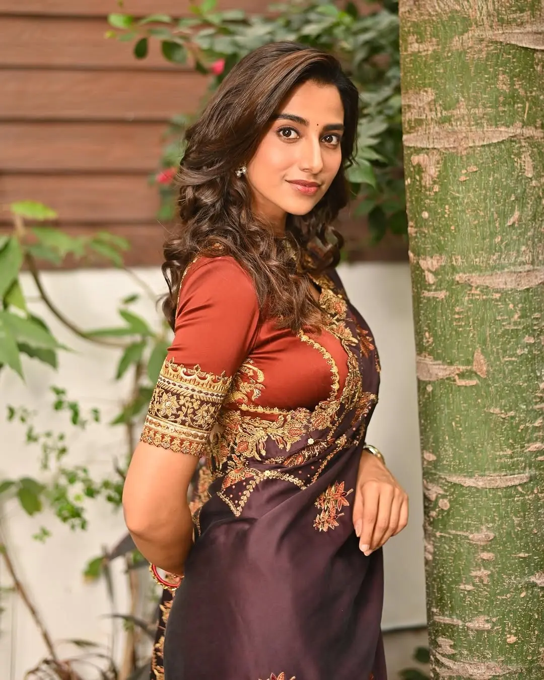 Meenakshi Chaudhary Grace in Every Drape Meenakshi Chaudhary Grace in Every Drape