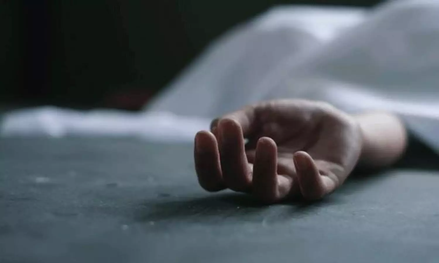 వైద్య దంపతుల జీవితంలో రీల్స్ భామ రచ్చ.. ఒకరు సూసైడ్.. మరొకరు జైల్లో!