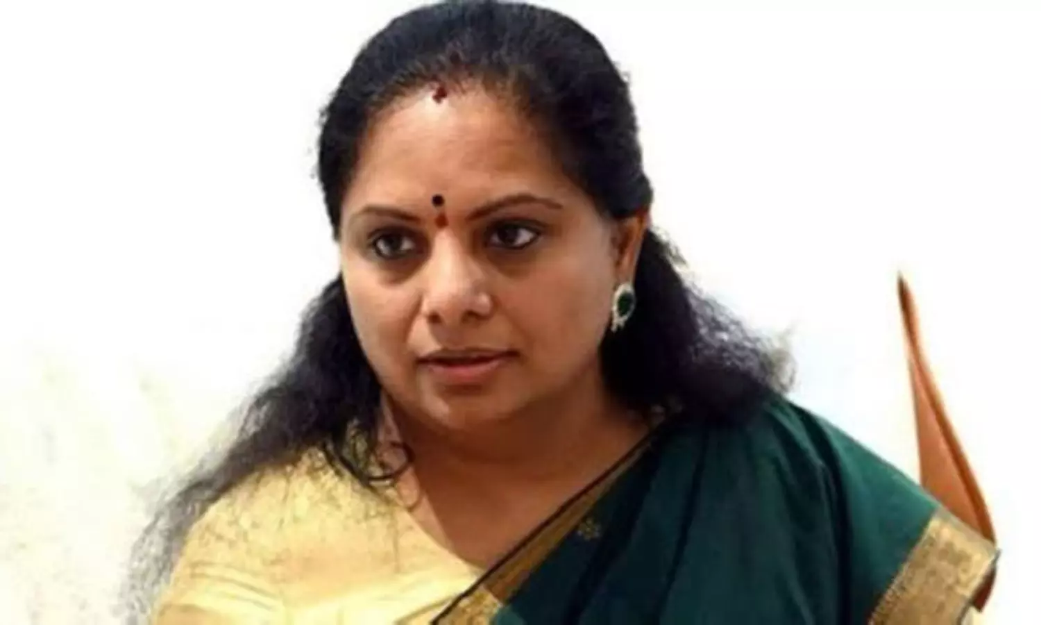 బ‌య‌ట‌కు వ‌చ్చేద్దాం.. క‌విత అర్ధ‌రాత్రి చ‌ర్చ‌లు!