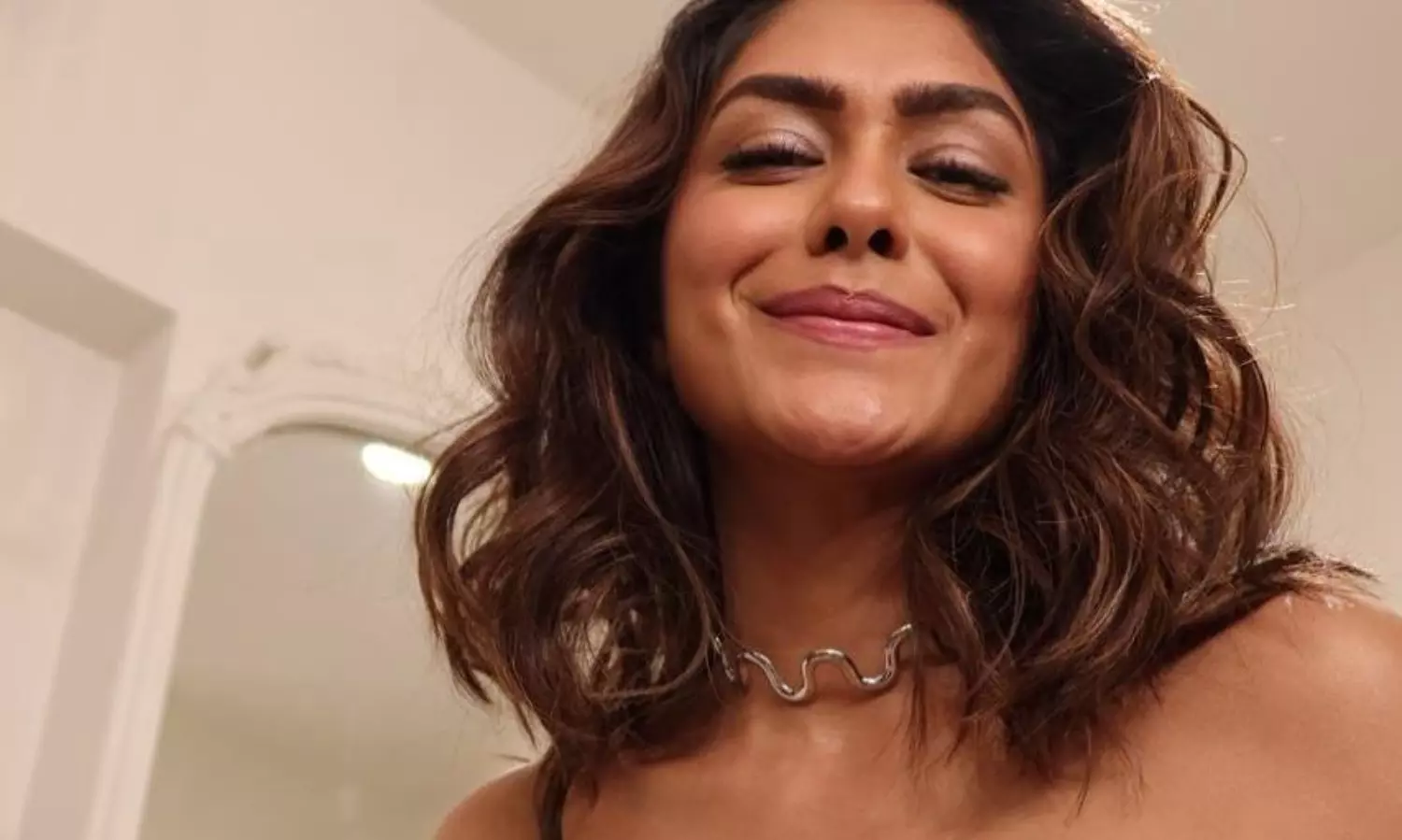 మృణాల్ పదేళ్ల ఎదురుచూపులకు తెర పడేనా...?