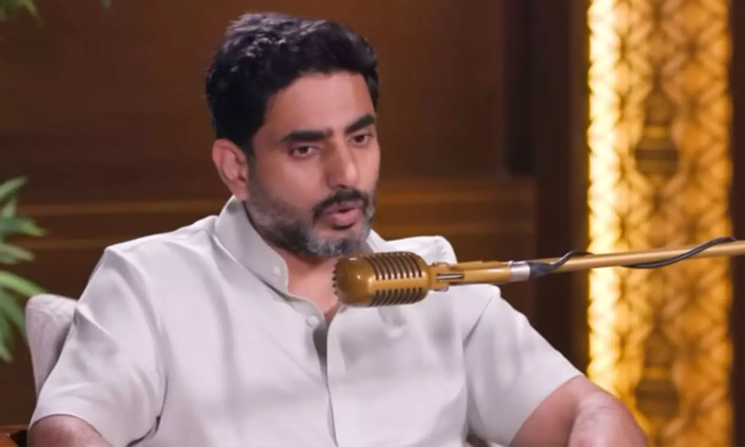 లోకేష్ కొంచెం నాలెడ్జి పెంచుకో...హిందీ జాతీయ భాష కాదు ! లోకేష్ కొంచెం నాలెడ్జి పెంచుకో...హిందీ జాతీయ భాష కాదు !