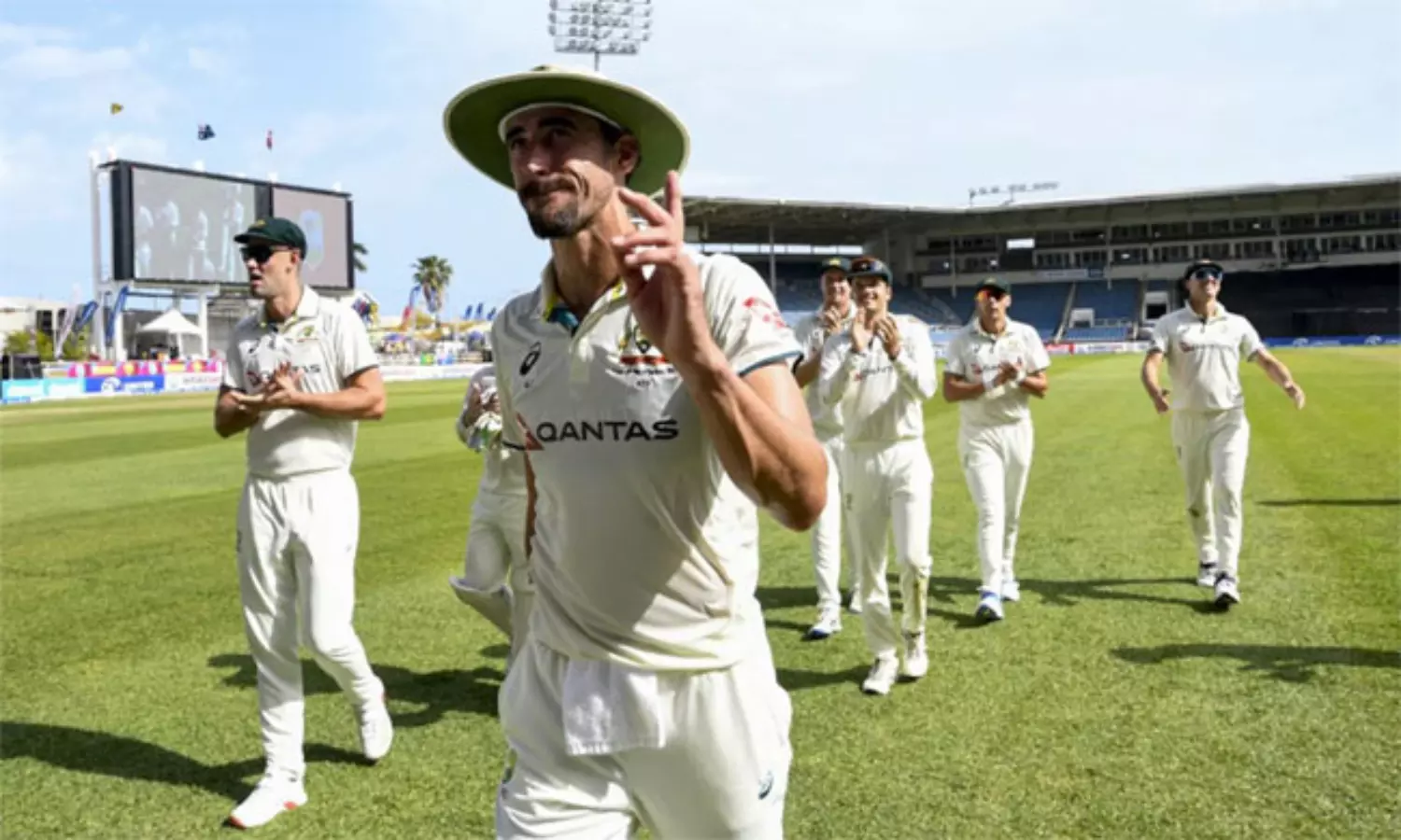 విండీస్ 27 ఆలౌట్..టెస్టుల్లో 2వ అత్యల్పం.. 15 బంతుల్లో స్టార్క్ 6/9