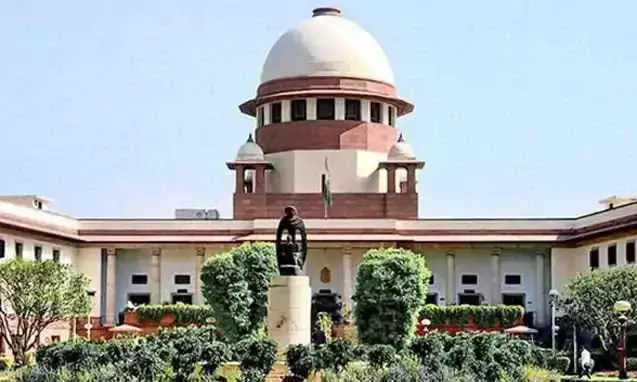 సోషల్ మీడియా పై అభ్యంతరకర పోస్టులు..  సుప్రీం కోర్టు సీరియస్