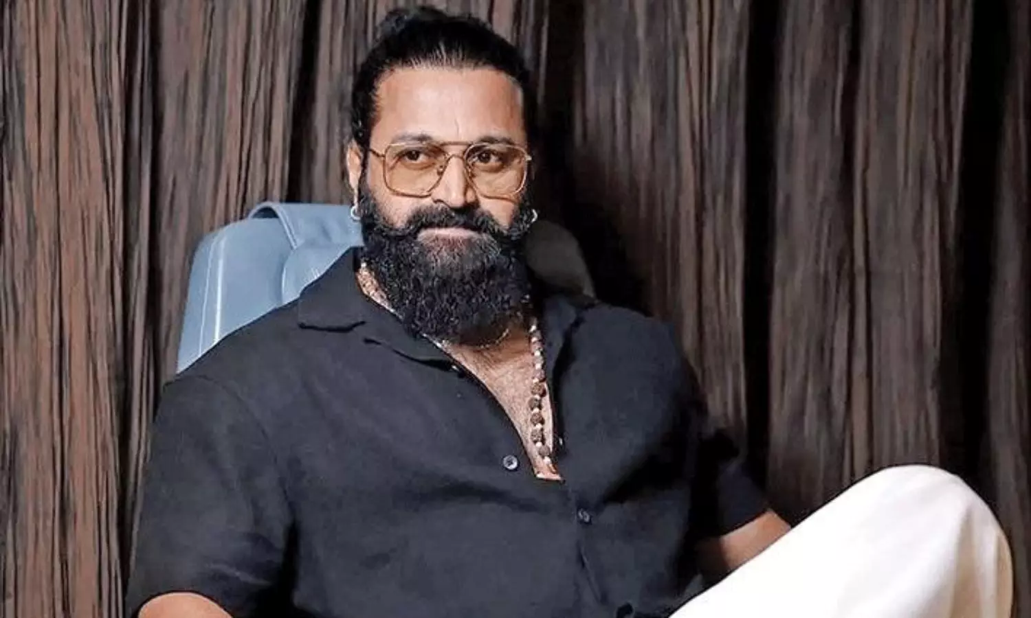 ఆకాశవాణితో  పాన్ ఇండియా స్టార్!