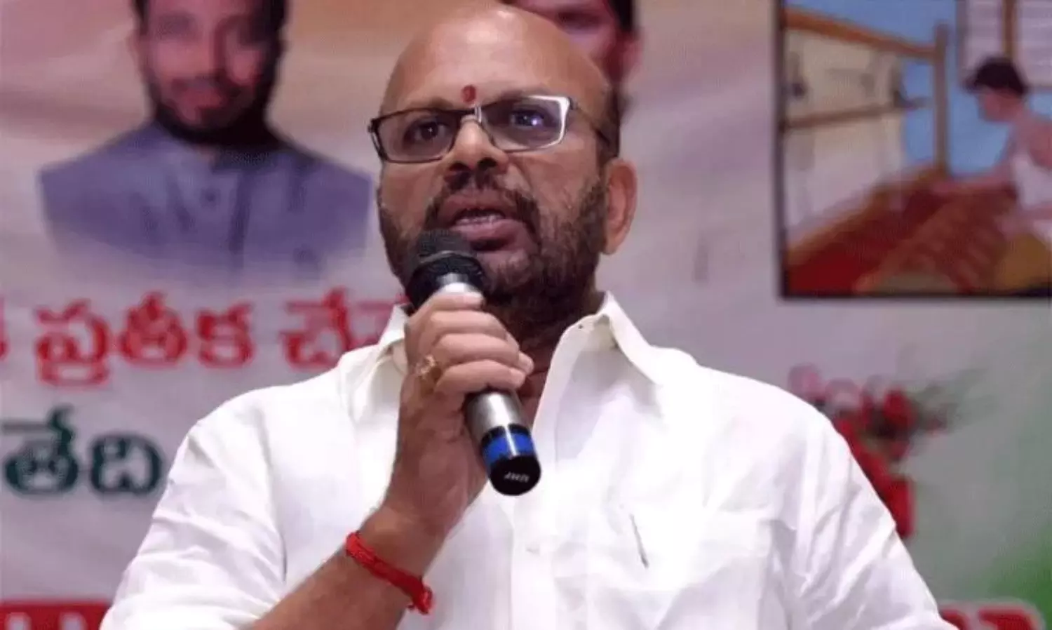 పిఠాపురం వర్మకు షాక్ ఇచ్చేశారా ?