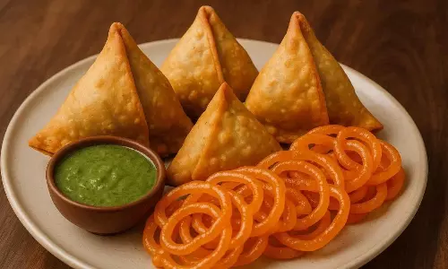 సిగిరెట్ మాదిరే జిలేబీ.. సమోసాలు..అనారోగ్యానికి కేరాఫ్ అడ్రస్?