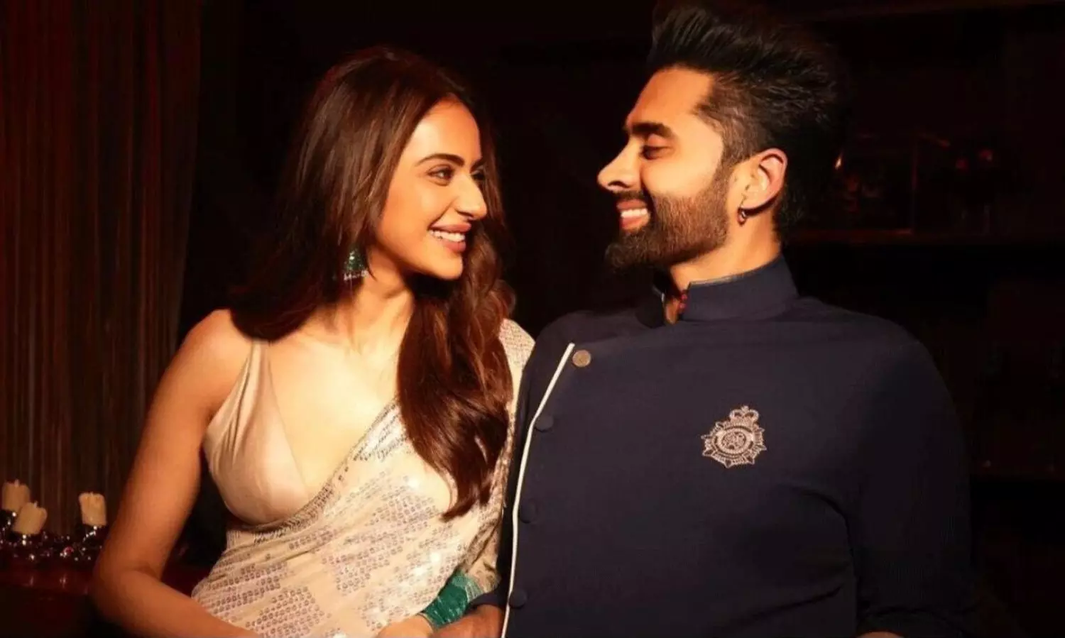 వోడ్కా బాటిల్‌తో రకుల్‌ లవ్‌ షురూ!