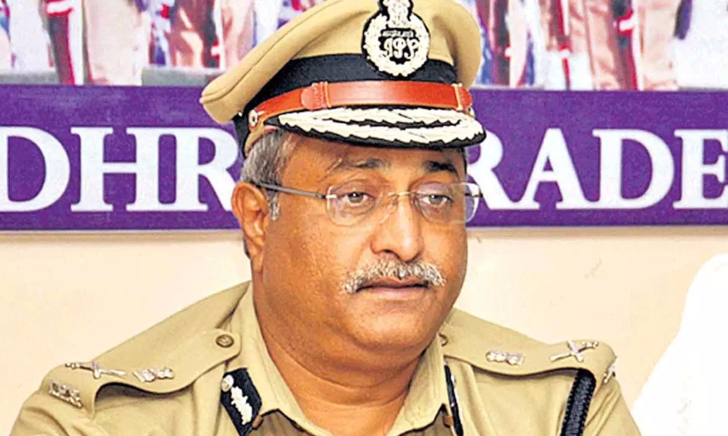 ఏబీవీపై కేసుల ఉపసంహరణ