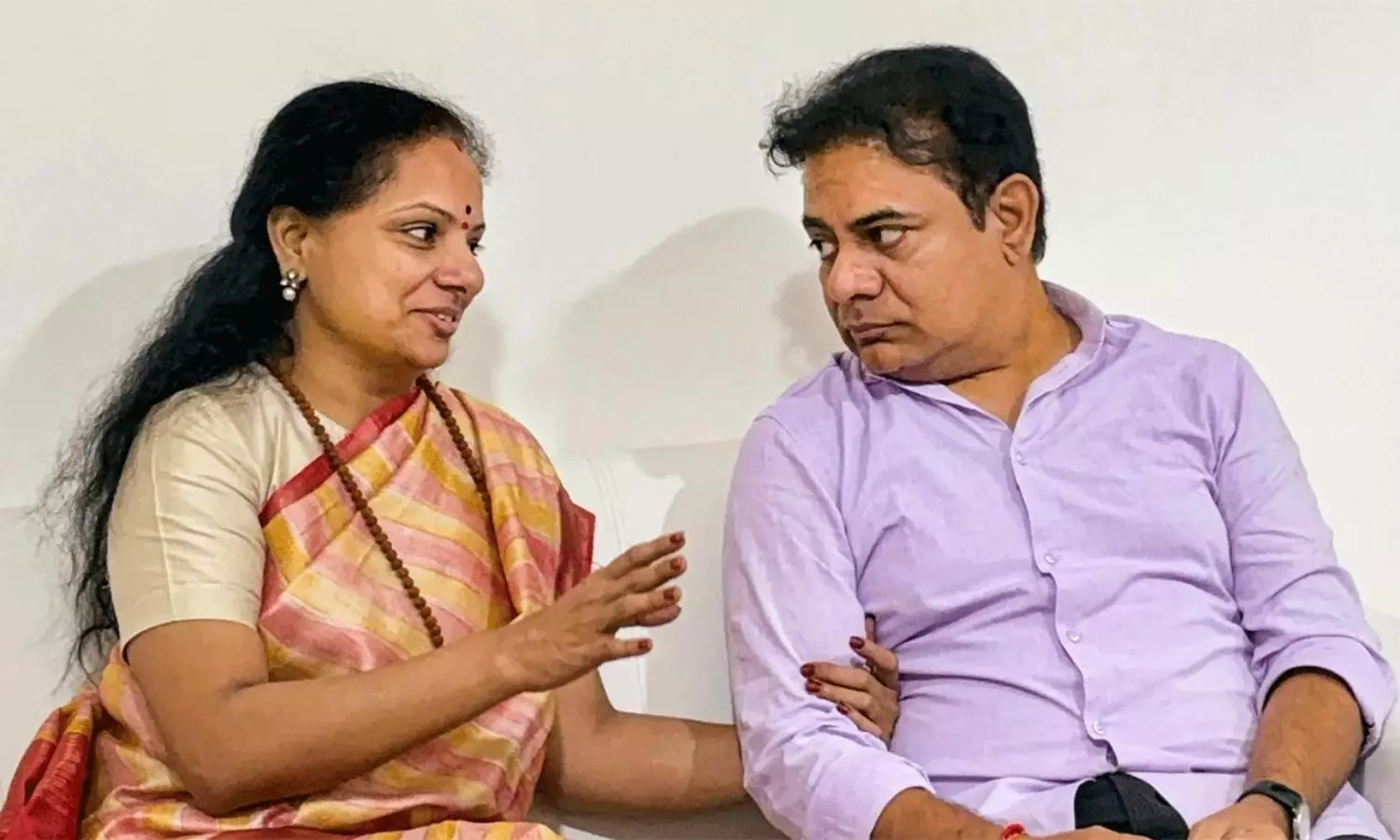 చెల్లెమ్మ కవితకు చెల్లు..కీలక పదవి బాధ్యతల నుంచి తప్పించిన కేటీఆర్‌?