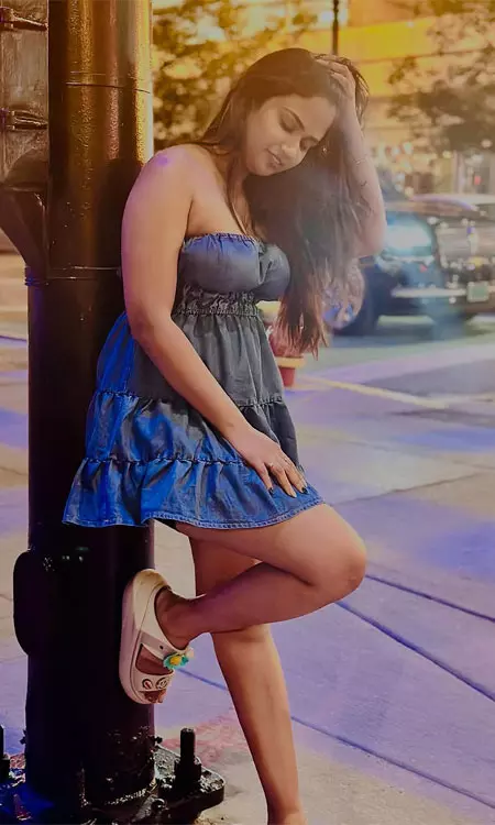 Ariyana Glorys Denim Look Lights Up the City Streets