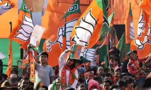 బీజేపీకి భయపడి హిందీని ప్రమోట్ చేస్తున్నారు...జగన్ కూడా ?