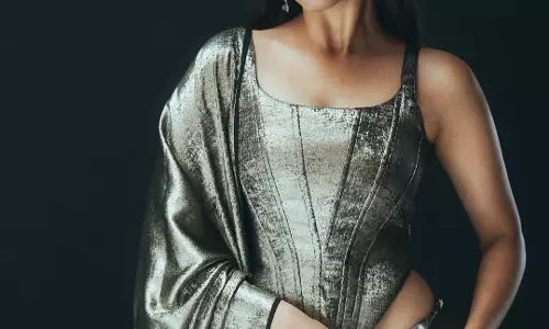 Bhagyashri Borse Dazzles in Textured Metallic Saree