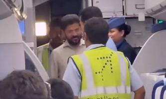 సీఎం రేవంత్ రెడ్డి నిరాడంబరత | Telangana CM Revanth Reddy Travels in ...