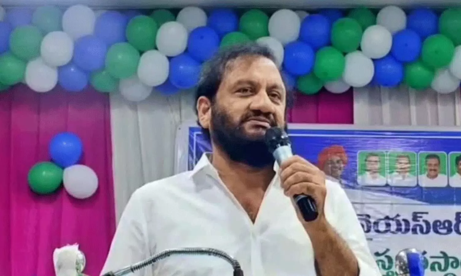 ప్రసన్న జైలుకు వెళ్తే టీడీపీ జనసేనలో చాలా మంది జైలుకు వెళ్ళాలి కదా ! ప్రసన్న జైలుకు వెళ్తే టీడీపీ జనసేనలో చాలా మంది జైలుకు వెళ్ళాలి కదా !