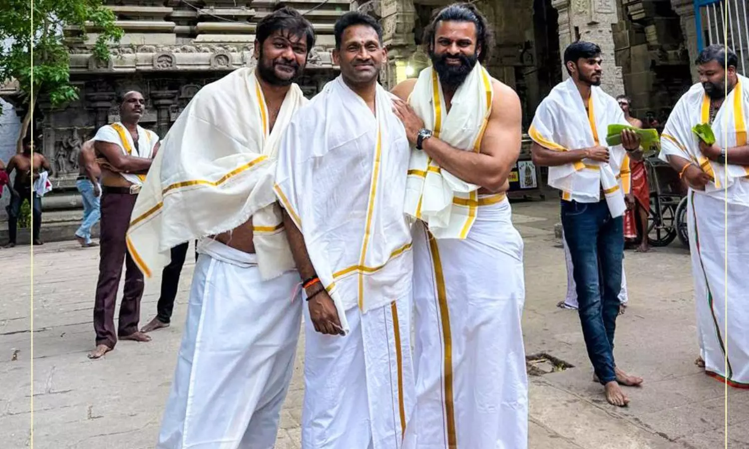 శ్రీ అనంత పద్మనాభుని సన్నిధిలో మెగా హీరో స్పెషల్ లుక్