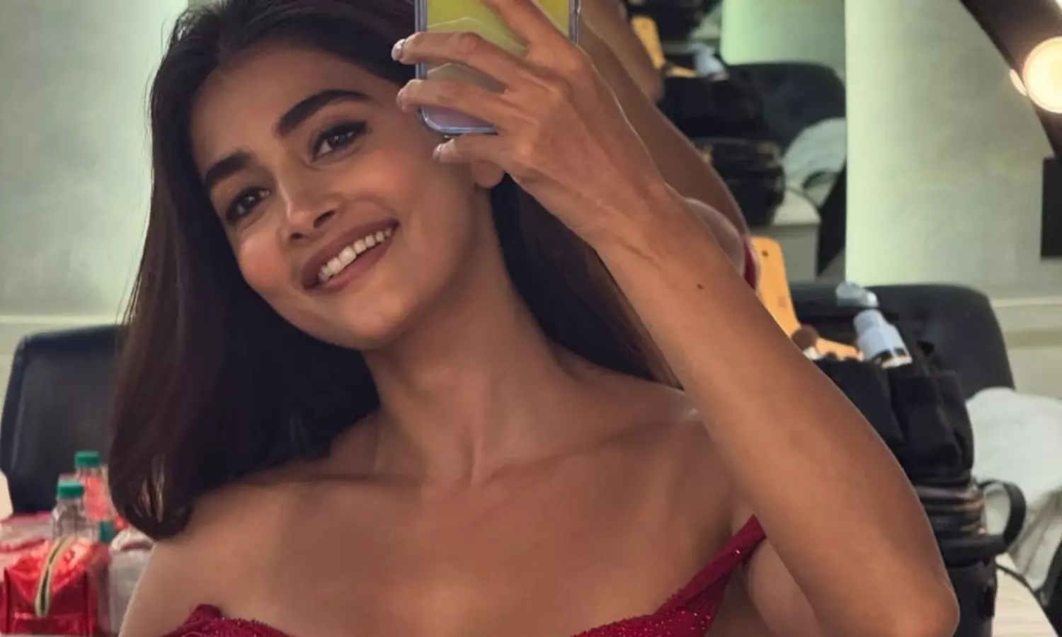 మోనికాకి మొత్తం ఇచ్చాను : పూజా హెగ్డే