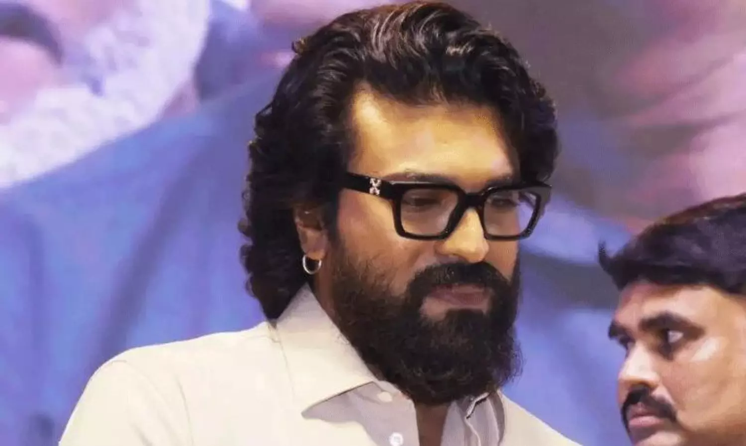 రామ్ చ‌ర‌ణ్ గ్యాప్ ఇవ్వ‌నంటున్నాడా!