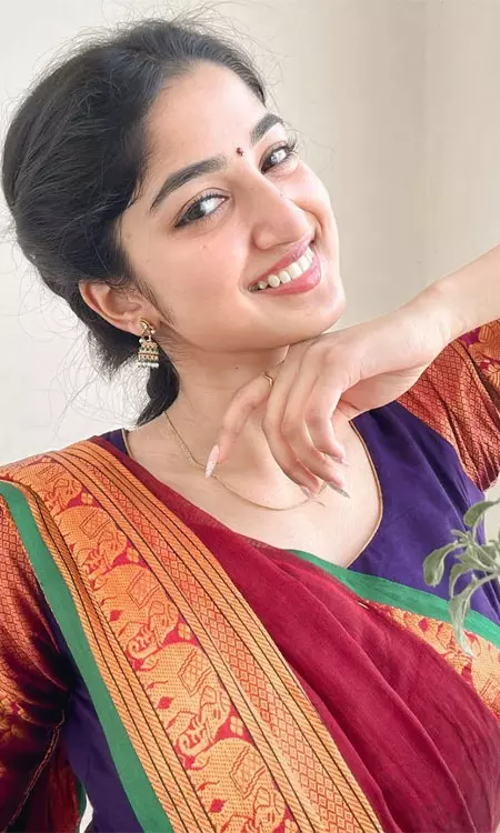 Sushmitha Shetty Showcases Unique Glamour Sense