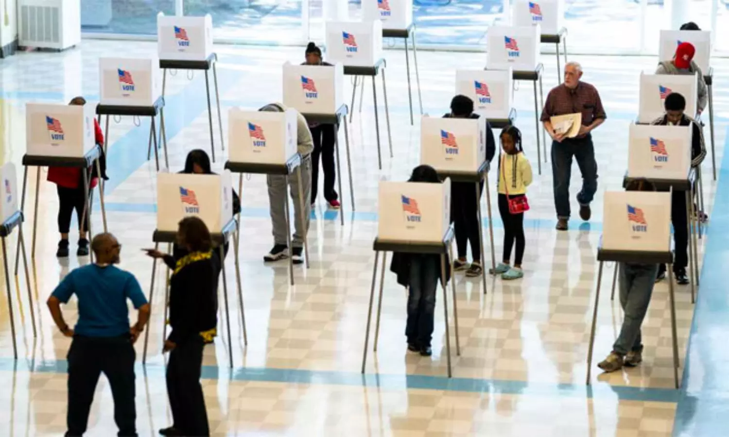 ఎన్నికల హామీని నిలబెట్టుకుంటూ ఓటుహక్కు 16 ఏళ్లకే