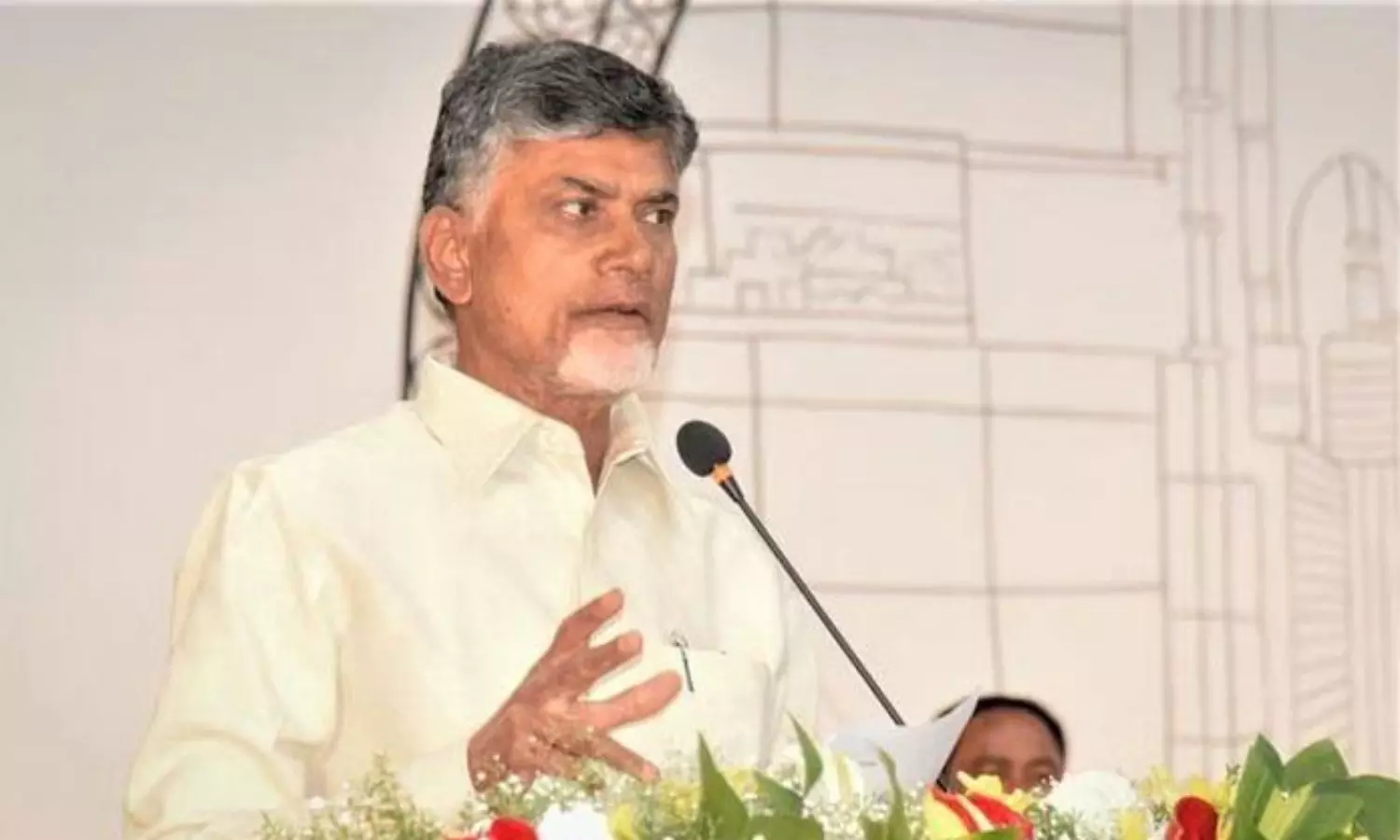 వైసీపీ షాక్‌!...  మహిళ‌ల‌కు బాబు హై ప్రయారిటీ!