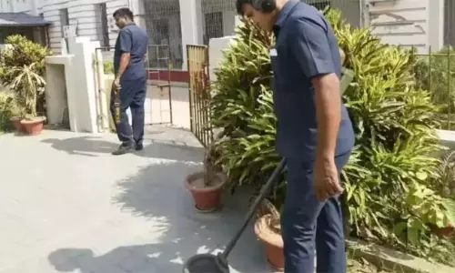 40 స్కూళ్లకు బాంబు బెదిరింపులు.. ఢిల్లీ, బెంగళూరులో కలకలం