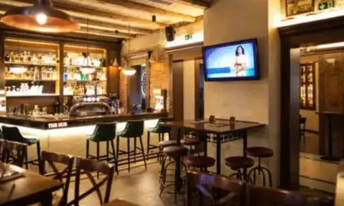 ఢిల్లీలోని లెయిర్‌ బార్ ఆసియాలో నంబర్ వన్