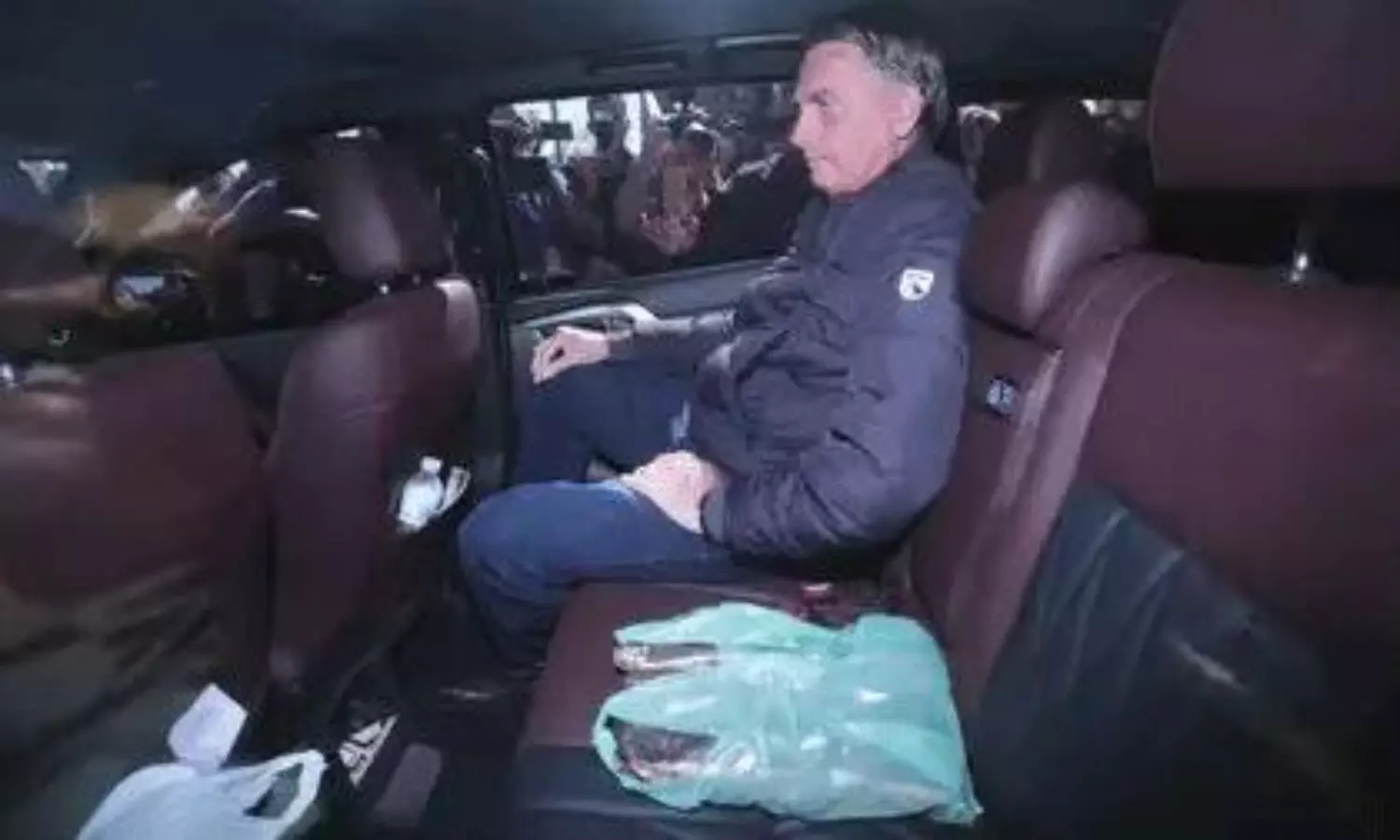 ఆ దేశ మాజీ అధ్యక్షుడి కాలికి ట్రాకింగ్ మెషీన్