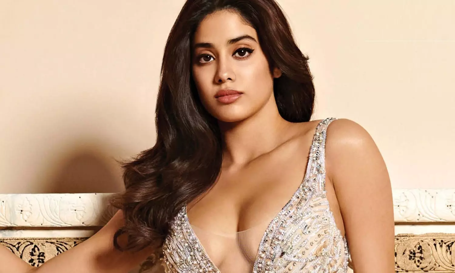 హీరోయిన్స్‌ నందు జాన్వీ కపూర్‌ వేరయ్యా...!