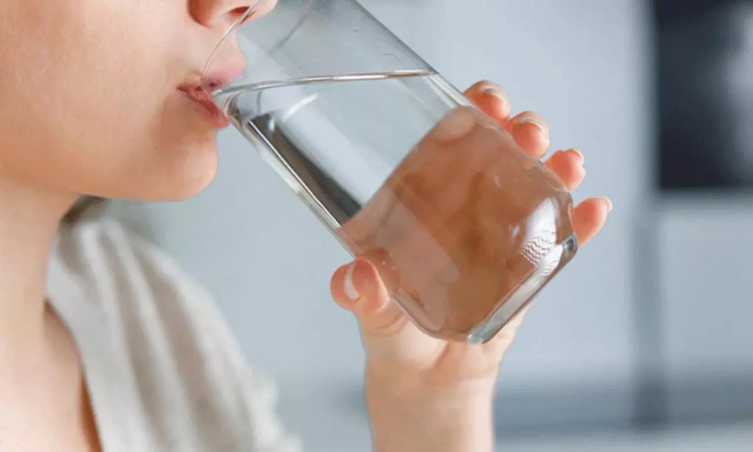రోజుకి ఎంత నీరు తాగాలి? ‘8 గ్లాసుల’ సూత్రం మూఢనమ్మకమేనా?
